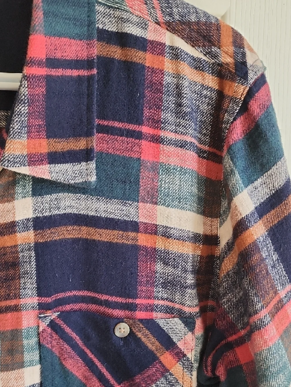 Maurices Navy, Pink & Cream Plaid Button-Down Shirt XL NEVER WORN! - Picture 4 of 7